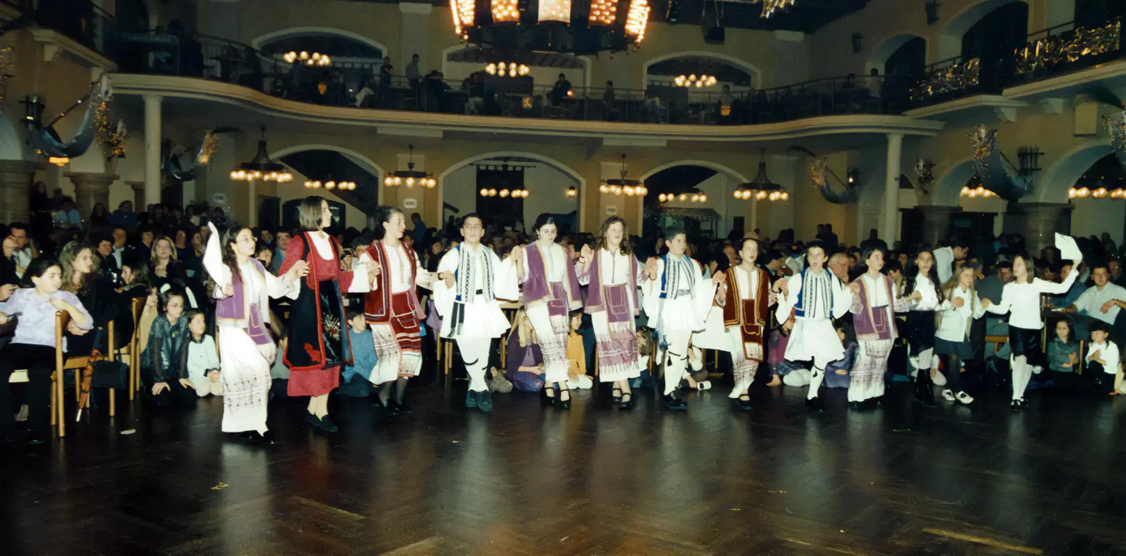 Χορευτικό 1999 Löwenbräukeller